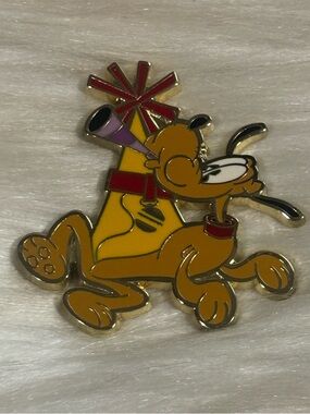 Disney Pin Pluto Celebrate Mickey 90th Birthday Party Hat Noise Maker